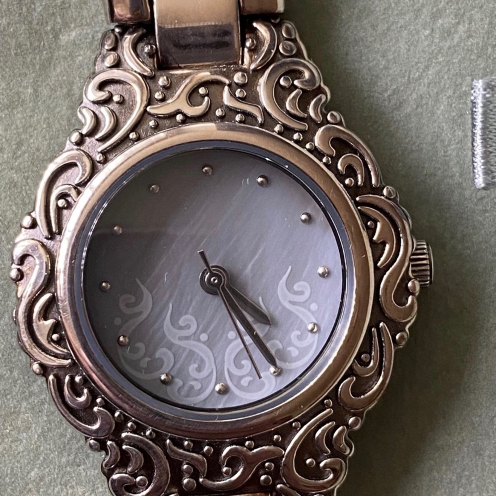 Suarte & Sri Sterling Silver Womens Beautiful Watch New, never worn.